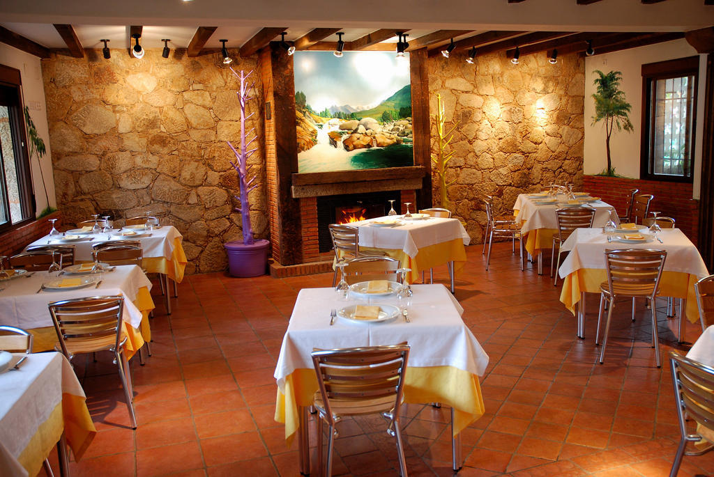 Hostal El Cardenillo Madrigal de la Vera Ngoại thất bức ảnh